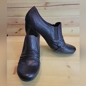 BareTraps Boots Womens 10 M Pull On Ankle Booties Cone Heel Brown Leather Casual